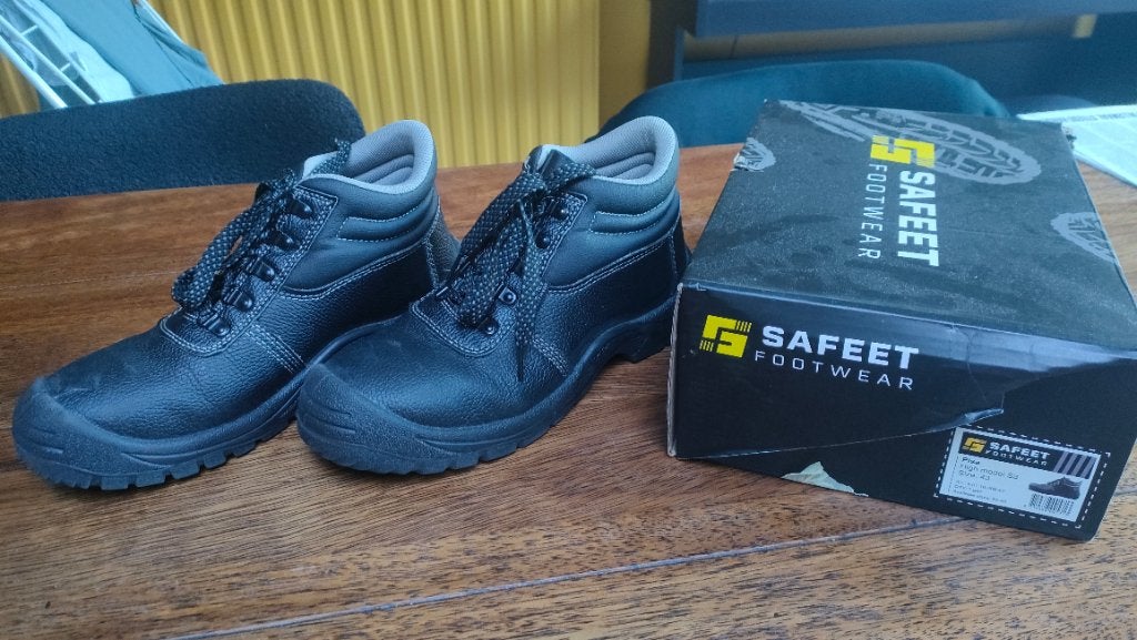 Werkschoenen maat 43, Doe-het-zelf en Bouw, Ophalen, Zo goed als nieuw