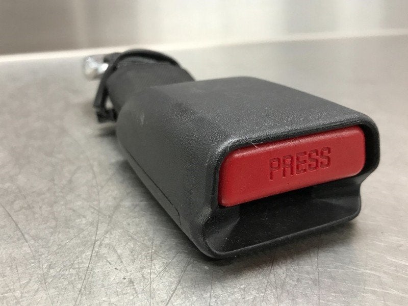 BOUCLE DE CEINTURE ARRIÈRE DROIT Toyota Aygo (B40), Autos : Pièces & Accessoires, Habitacle & Garnissage, Utilisé, Toyota