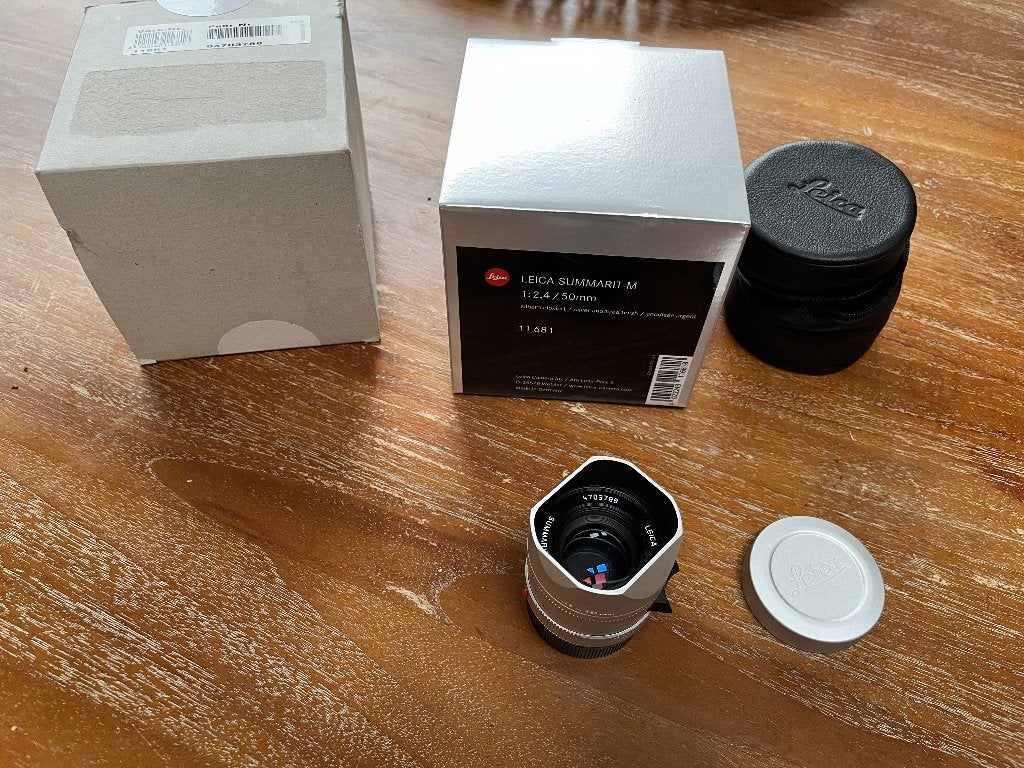 Leica summarit 2.4  50mm like new, Sans zoom optique, Leica, Comme neuf, Enlèvement