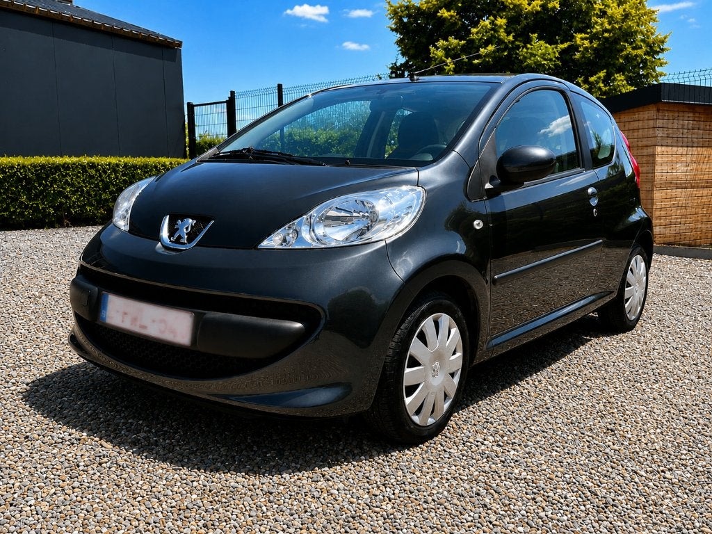 Peugeot 107 1.0 Automatic avec seulement 42 000 km, Autos, Peugeot, Argent ou Gris, Achat, 905 kg, Automatique