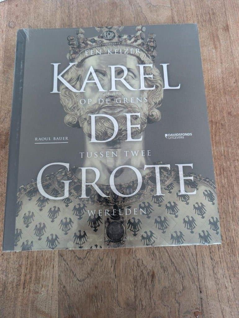 Charlemagne. Un empereur à la frontière entre deux mondes., Neuf, Enlèvement ou Envoi, 14e siècle ou avant, Raoul Bauer