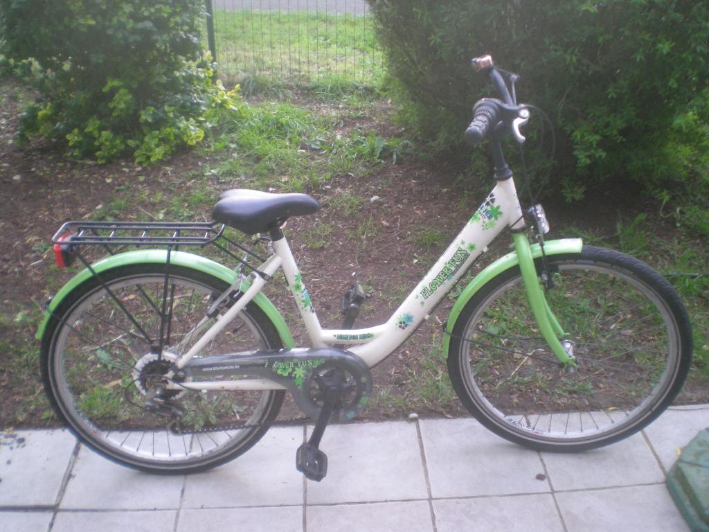 Meisjesfiets Flower Fun 24 inch verlichting en versnellingen, Fietsen en Brommers, Ophalen, Zo goed als nieuw, 24 inch, Versnellingen