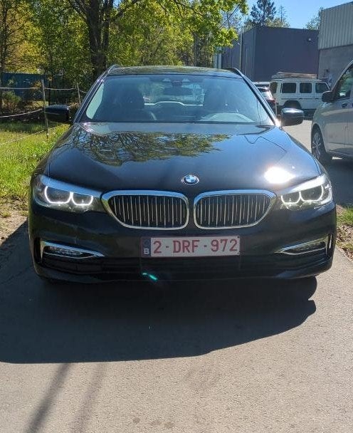 BMW 520dA Navi Panodak Camera LuxuryLine, Auto's, BMW, Automaat, Dealer onderhouden, Achterwielaandrijving, 1995 cc