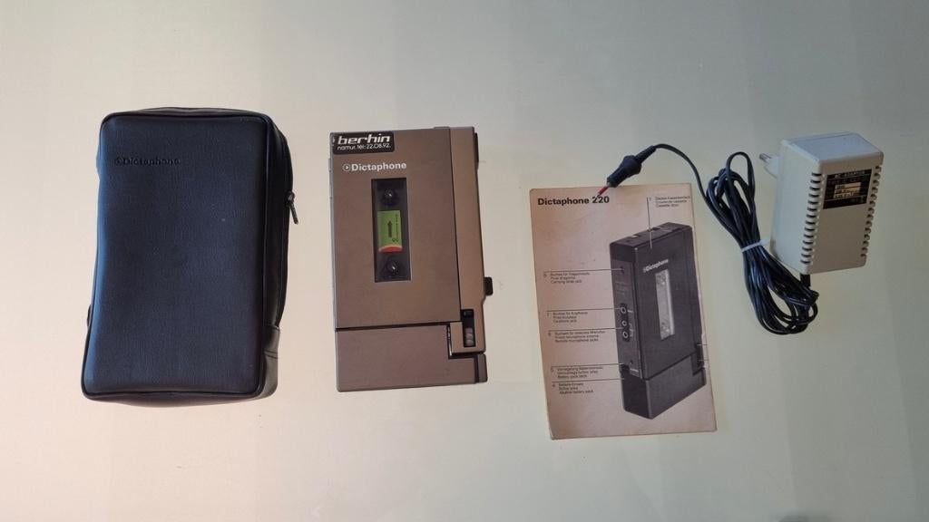 Dictaphone mod 220 - Verzamelaar in perfecte staat, Ophalen of Verzenden, Audio en Video
