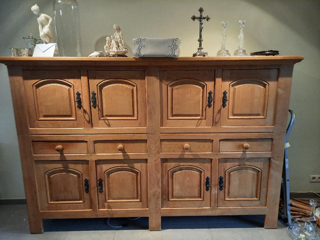 Klassieke massief eiken buffetkast - lengte 2,45m, Huis en Inrichting, Ophalen, Met deur(en), Eikenhout, Zo goed als nieuw