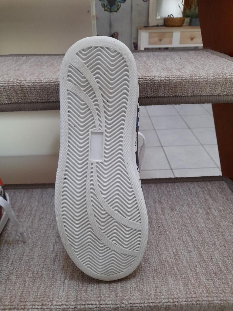 Baskets disney point 38 unisexe, Sports & Fitness, Basket, Enlèvement, Neuf, Chaussures
