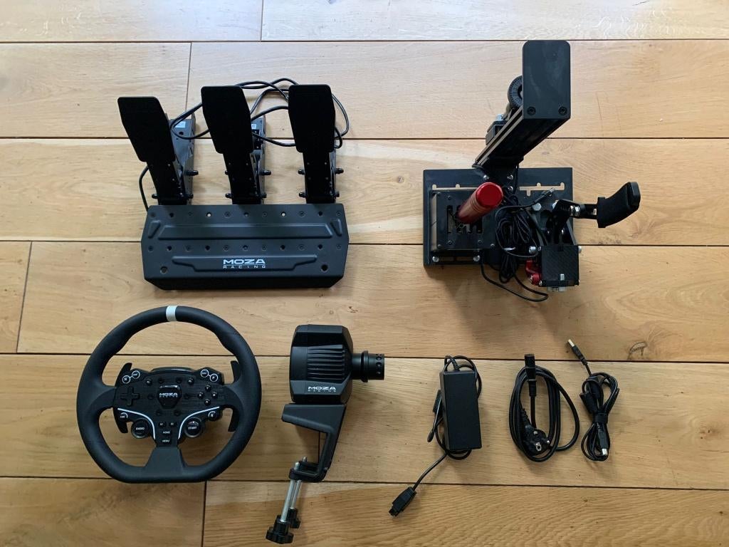 Moza R3 Bundle + Moza SR-P Lite Clutch + Shifter + Handbrake, Volant de course, Comme neuf, Enlèvement, Moza