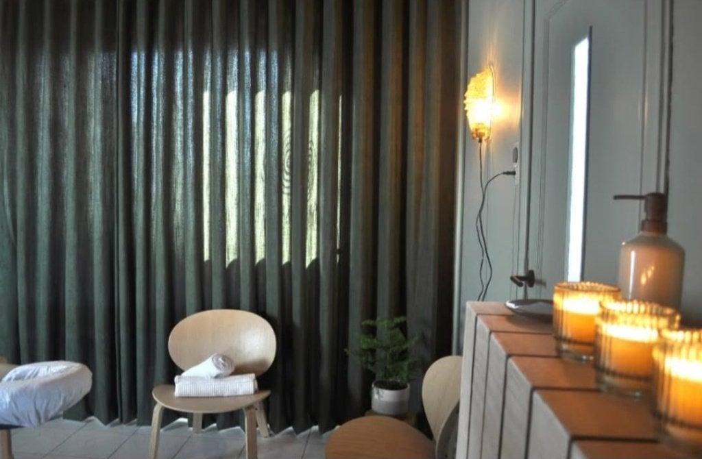 Donkergroene wavegordijnen kwantum model Sandra, Maison & Meubles, Kwantum, Comme neuf, Rideau, Polyester