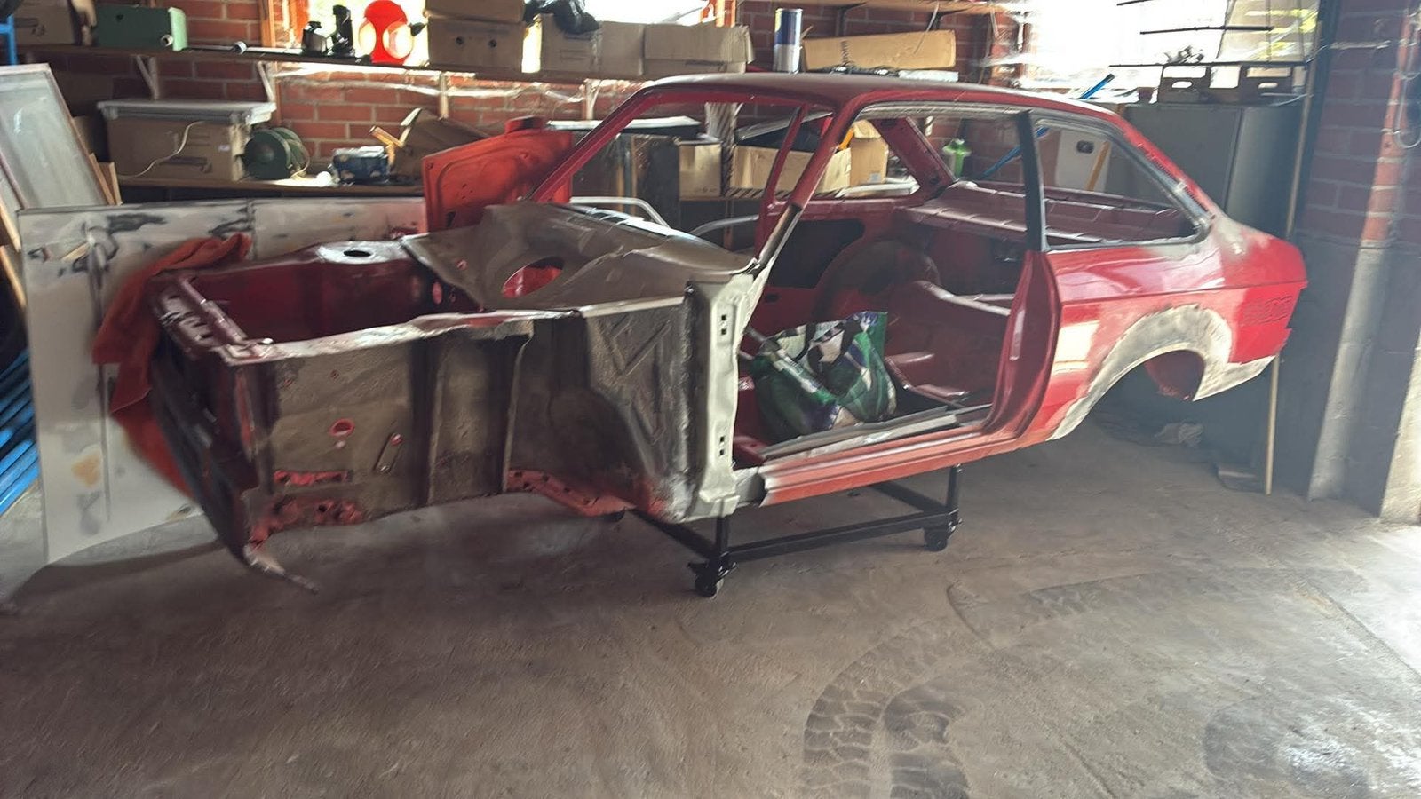 Escort mk2, Enlèvement, Comme neuf
