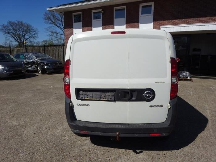 Trekhaak van een Opel Combo, Gebruikt, -, -, Opel