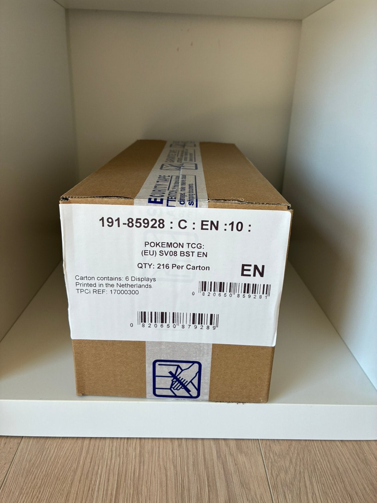 Étui BoosterBox Pokémon Surging Sparks, Hobby & Loisirs créatifs, Jeux de cartes à collectionner | Pokémon, Enlèvement ou Envoi