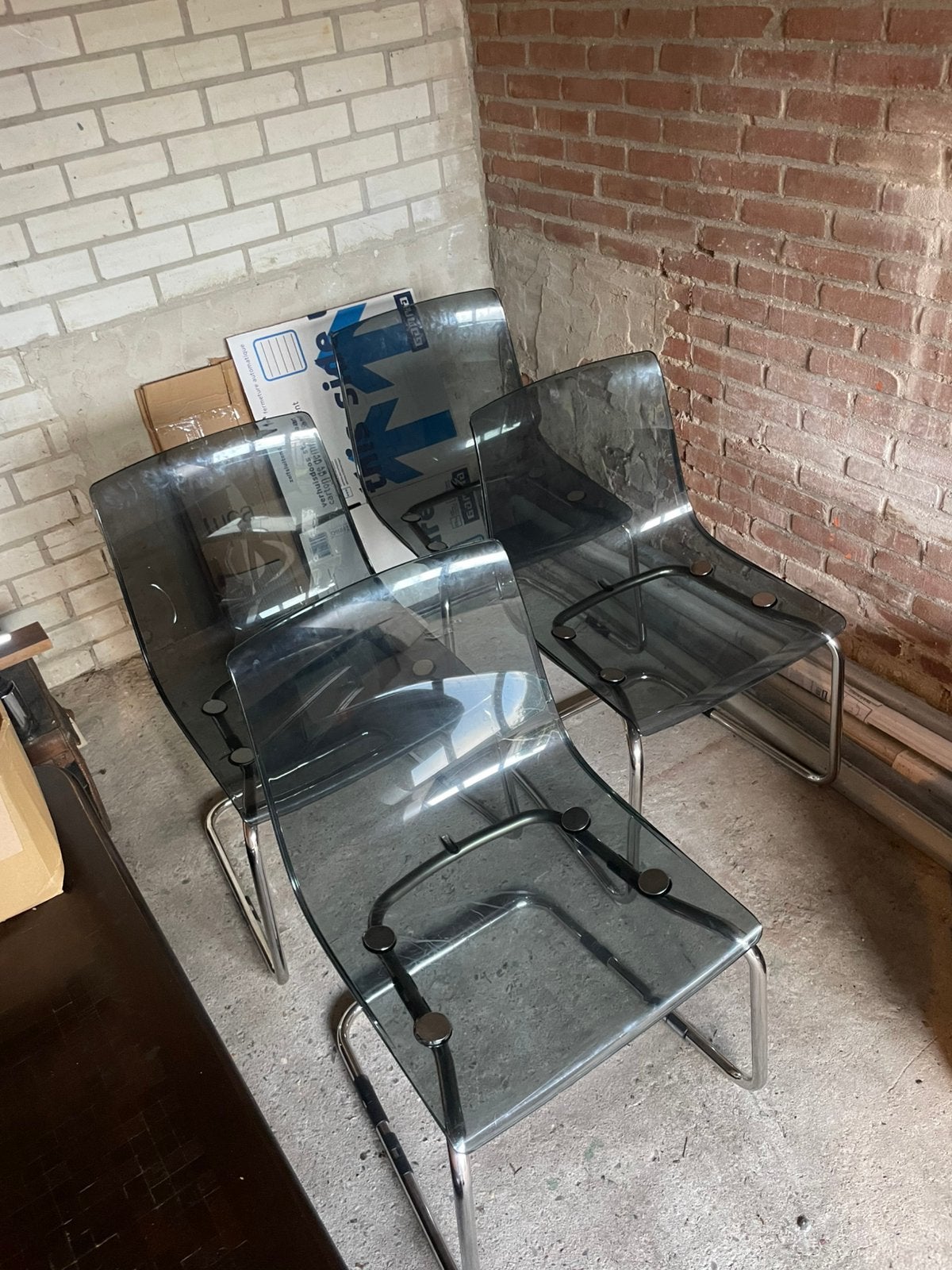 Ikea Tobias stoelen ,4x smokey ,2x transparant, Huis en Inrichting, Ophalen, Zo goed als nieuw