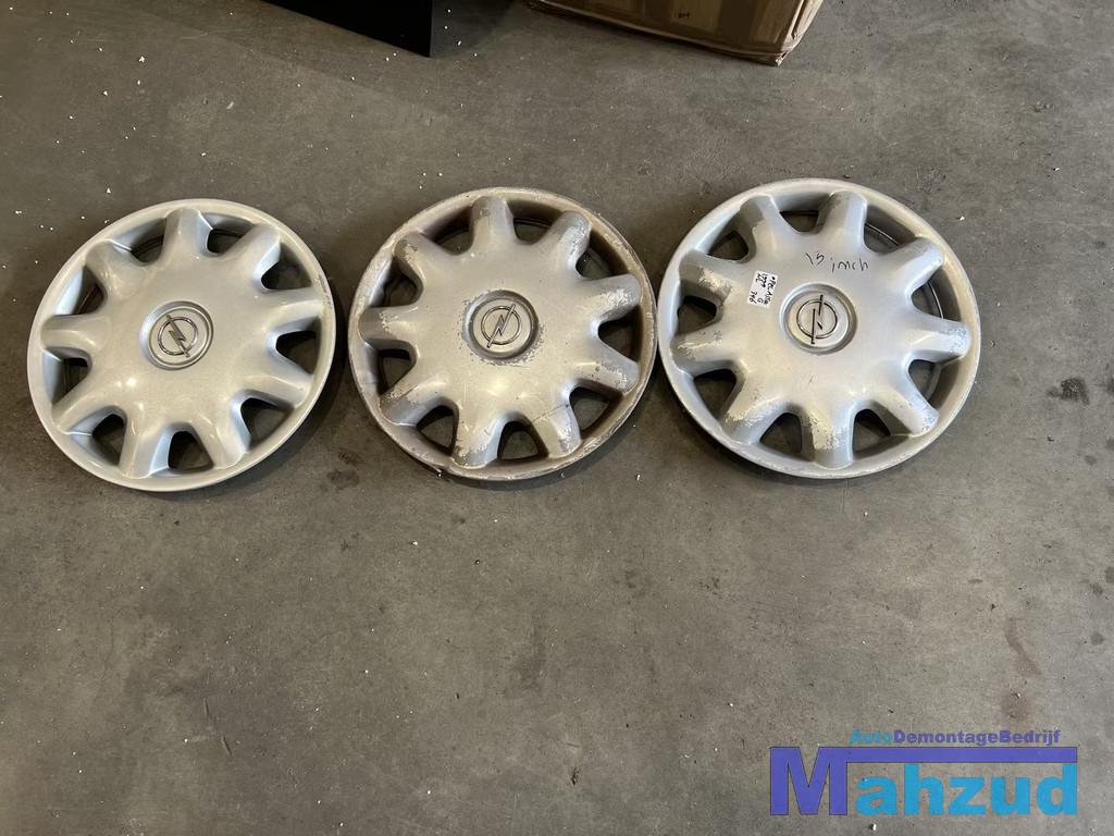 OPEL ASTRA G wielkap wieldop 15 inch, Auto-onderdelen, Banden en Velgen, Gebruikt