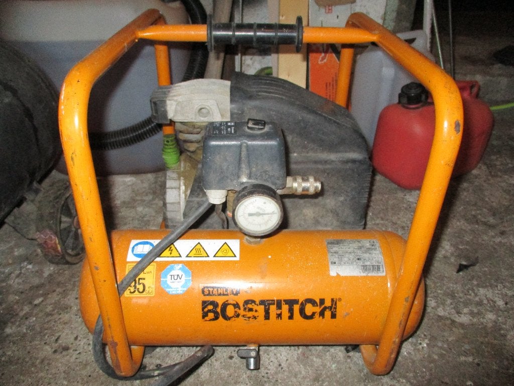 Compresseur, Bricolage & Construction, Compresseurs, Enlèvement, 6 à 10 bars