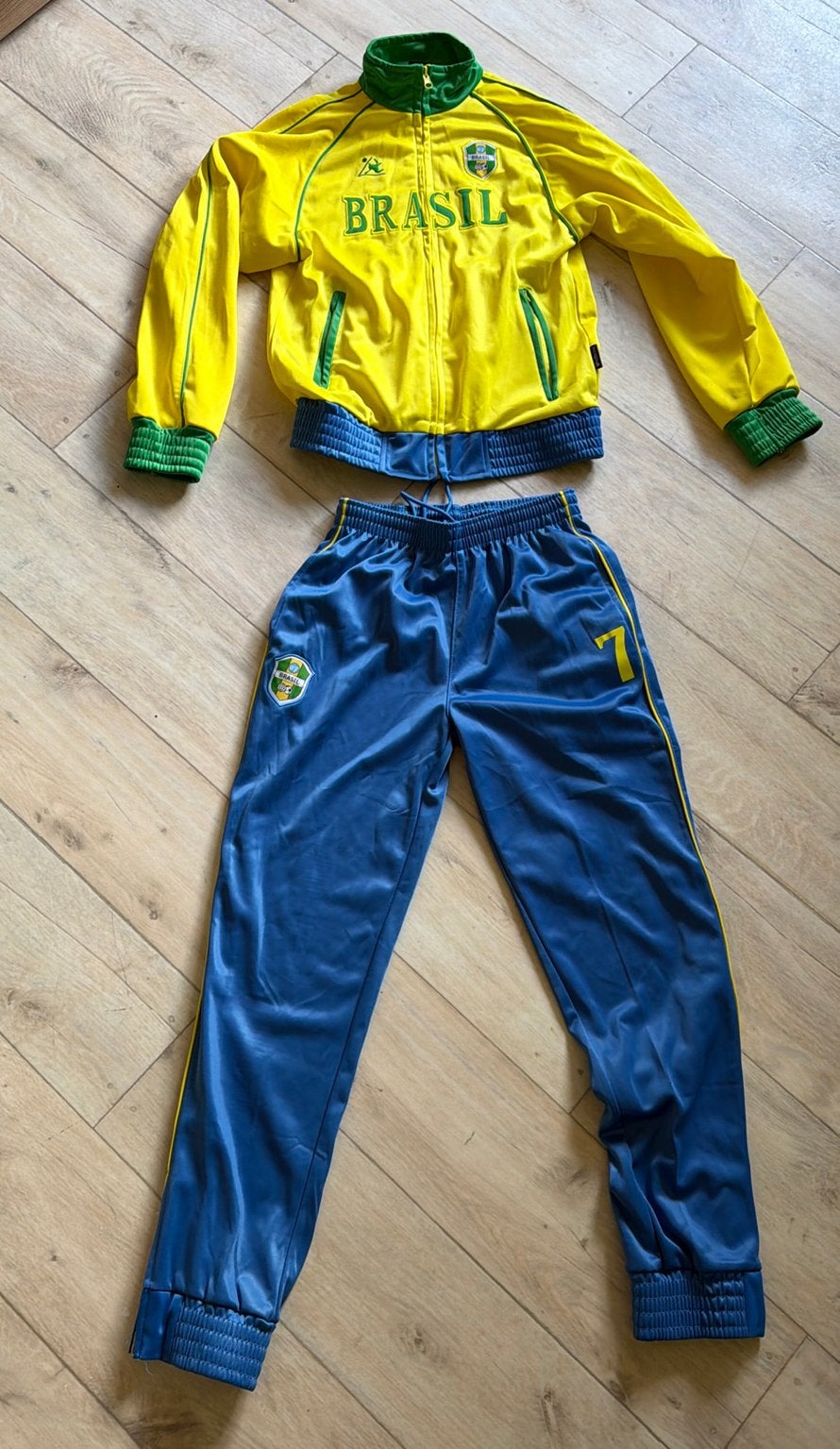 Voetbal training brasil maat 152, Kinderen en Baby's, Kinderkleding | Maat 152, Ophalen of Verzenden, Zo goed als nieuw, Jongen of Meisje