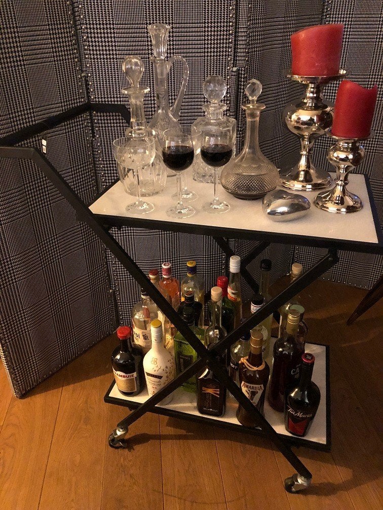 NIEUWE Metalen zwarte TROLLEY wit marmer blad bar meubel, Ophalen