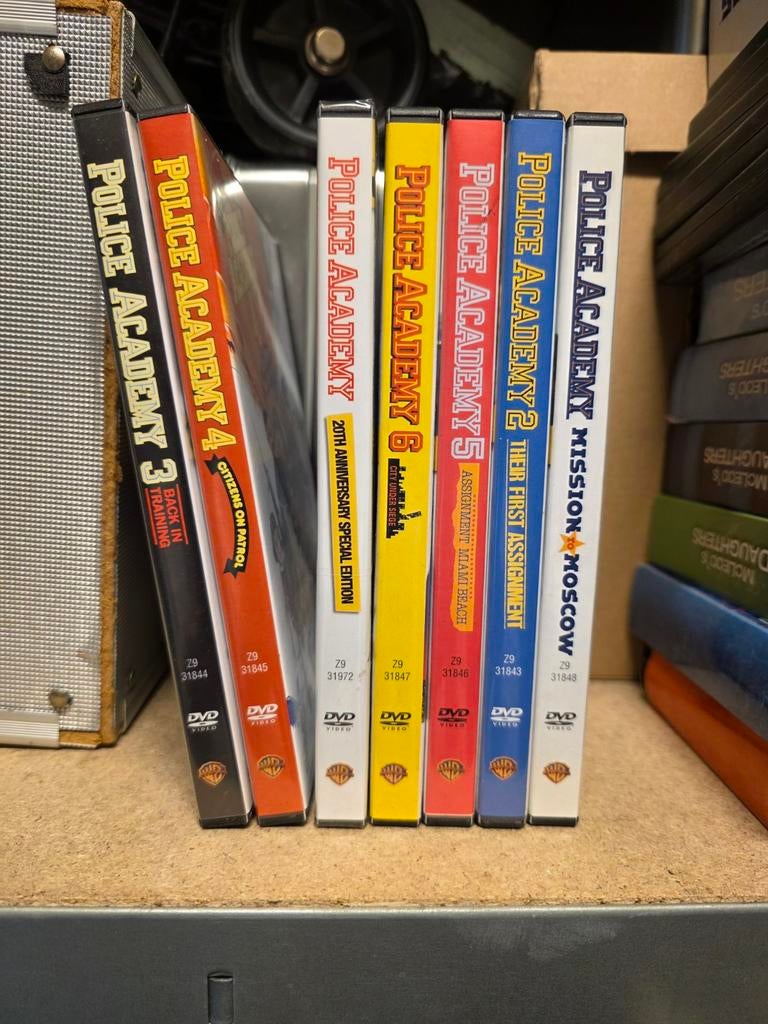 Police Academy, Cd's en Dvd's, Ophalen