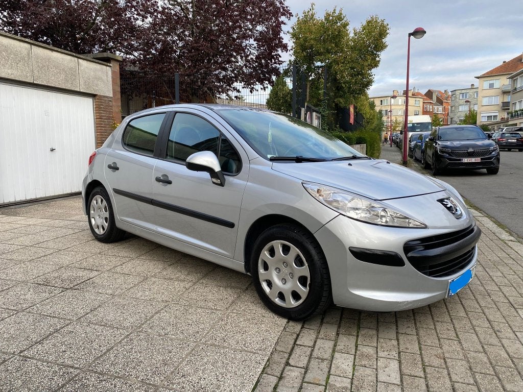 Peugeot 1.4 Essence . avec clima 5 portes euro 4 lez ok 2030, Autos, Achat, Entreprise, Boîte manuelle, Entretenue par le concessionnaire