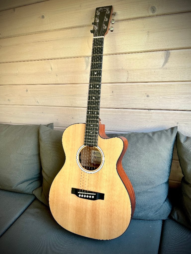 Martin 000cjr10e met Fishman preamp en gigbag in topstaat!, Muziek en Instrumenten, Ophalen, Zo goed als nieuw, Western- of Steelstringgitaar