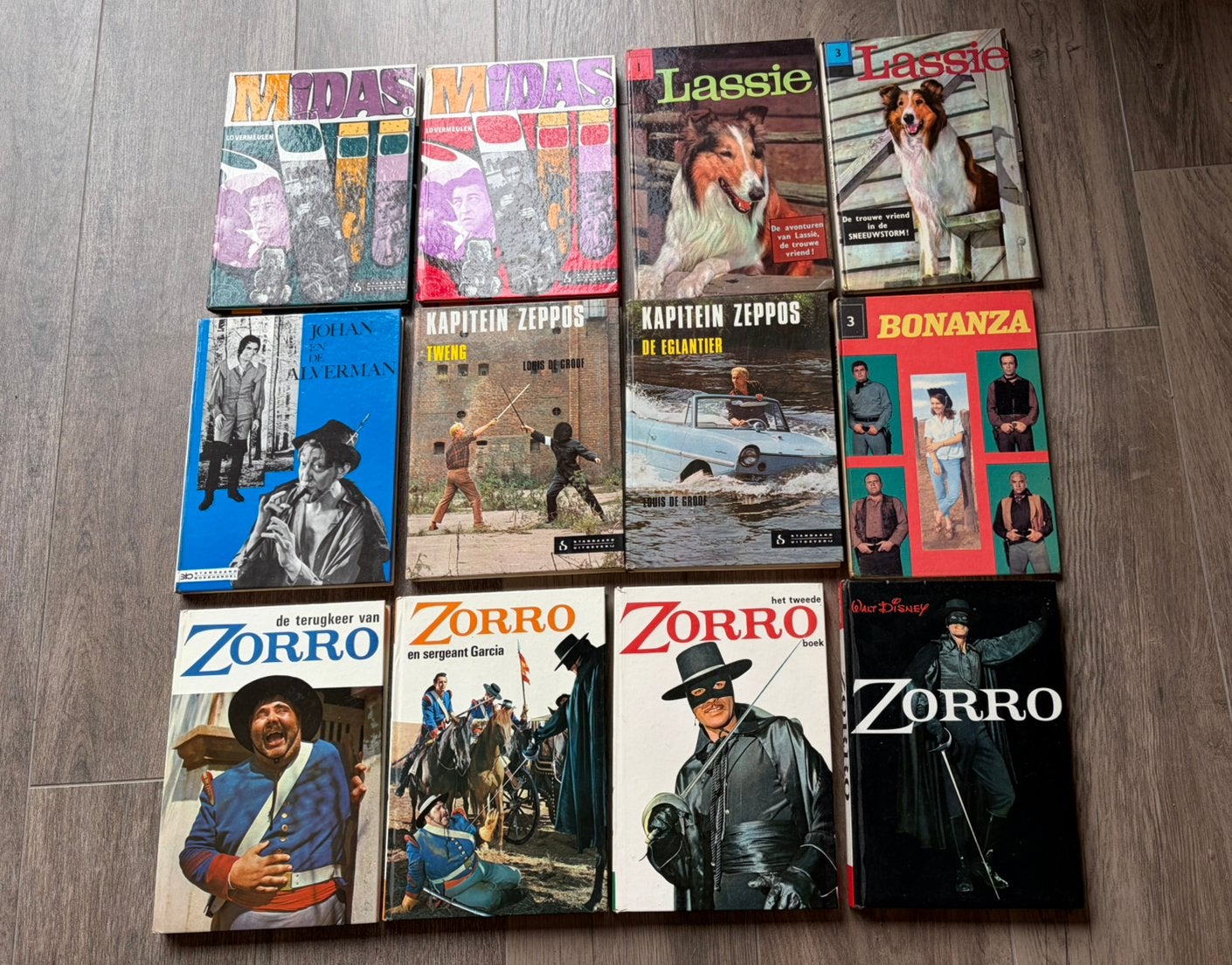 Pure Nostalgie: lot boeken van tv series, Boeken, Ophalen, Gelezen