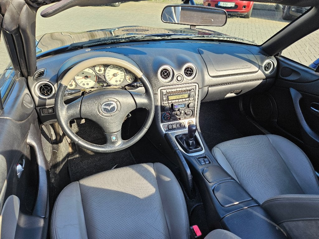 Mazda MX-5 MX-5 1.8i 16v Édition bleu argenté, Achat, Entreprise, Boîte manuelle, https://public.car-pass.be/vhr/1129768b-191f-4b81-a565-a184b0f78dec?lang=nl