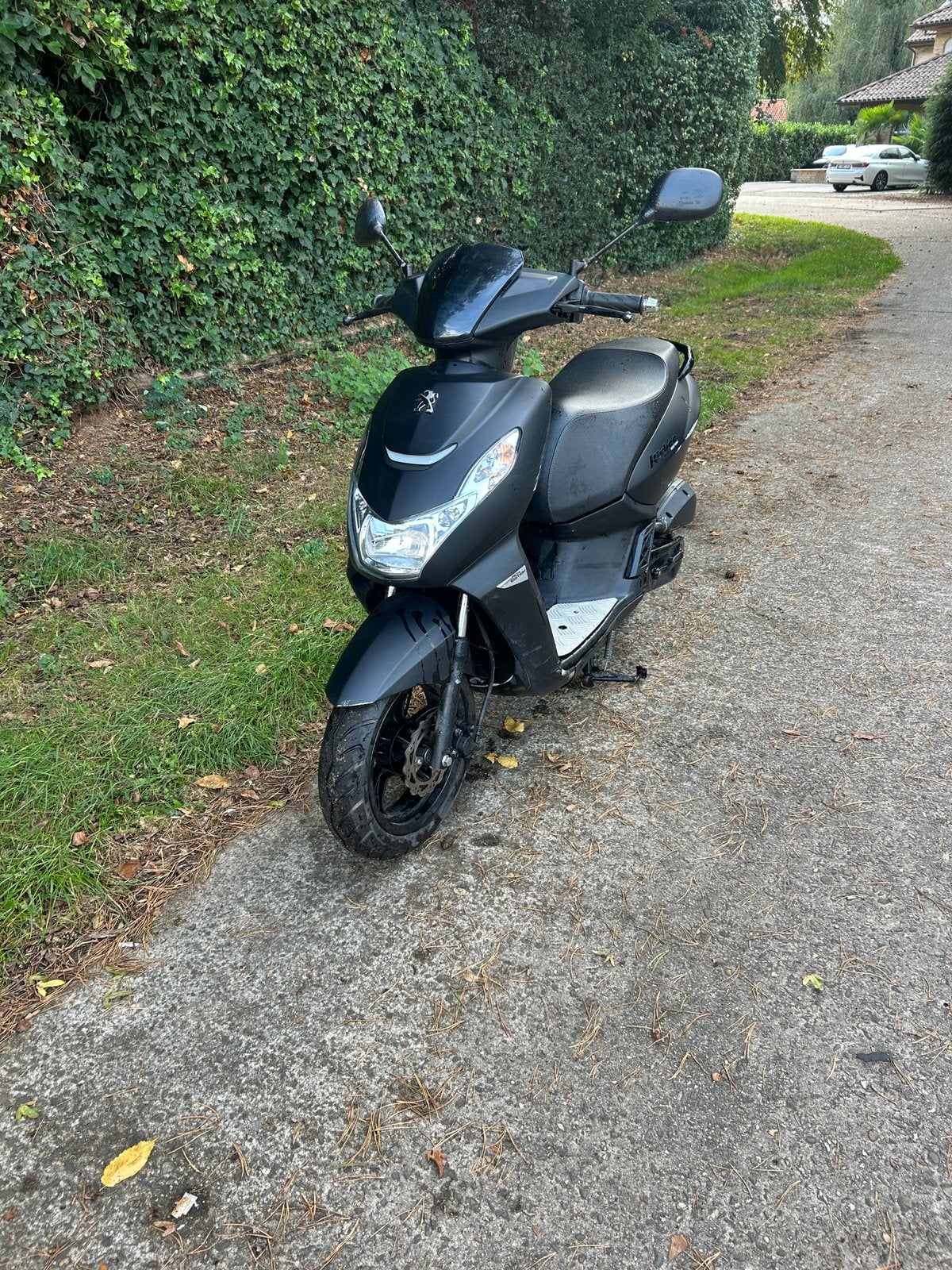 Peugeot kisbee black edition 2023, Autres modèles, 49 cm³, Comme neuf, Classe B (45 km/h)