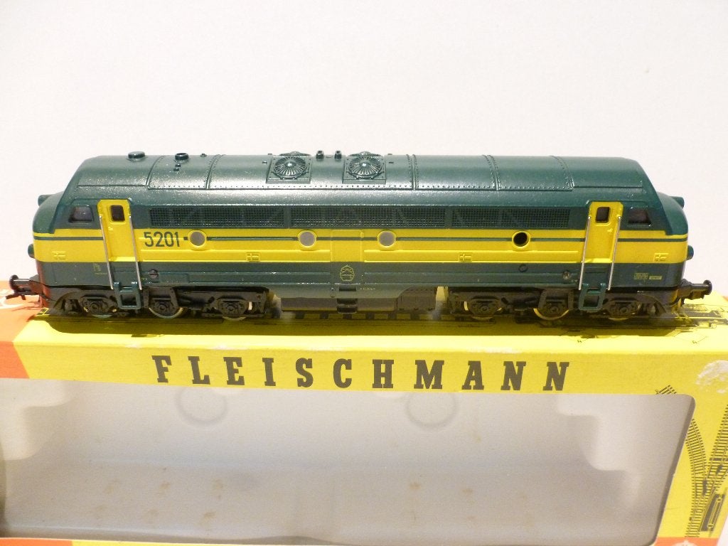 TRAINS HO, Hobby & Loisirs créatifs, Enlèvement ou Envoi, Courant continu, Locomotive, Fleischmann