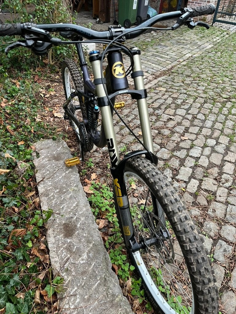 Vélo de montagne Kona Operator Vélo de descente, Vélos & Vélomoteurs, Autres marques, Enlèvement, Frein à disque, Utilisé