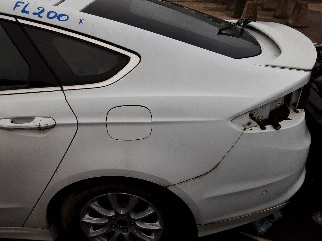 SPATBORD LINKS ACHTER Ford Mondeo V (01-2014/04-2015), Gebruikt, Achter, Ford, Spatbord