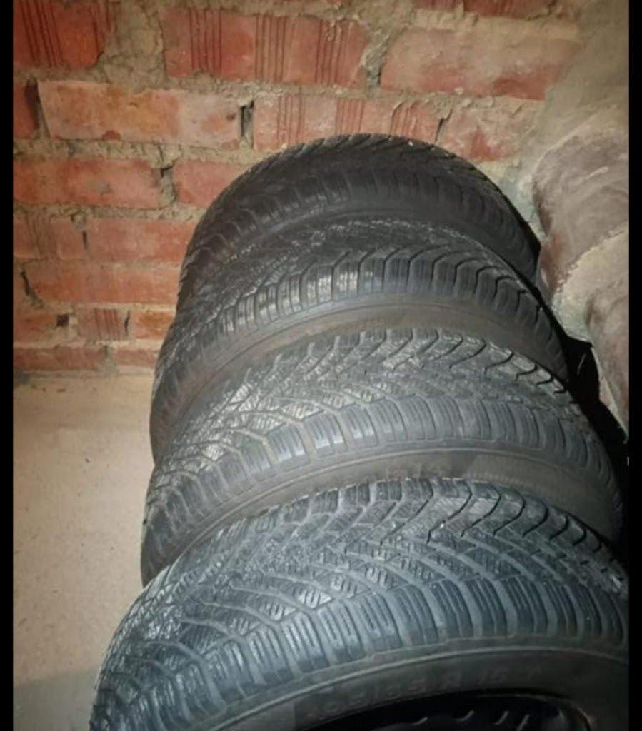 Complete winterset  4x Continental 195/65 R15, Auto-onderdelen, Banden en Velgen, Ophalen, Gebruikt, 15 inch, Banden en Velgen