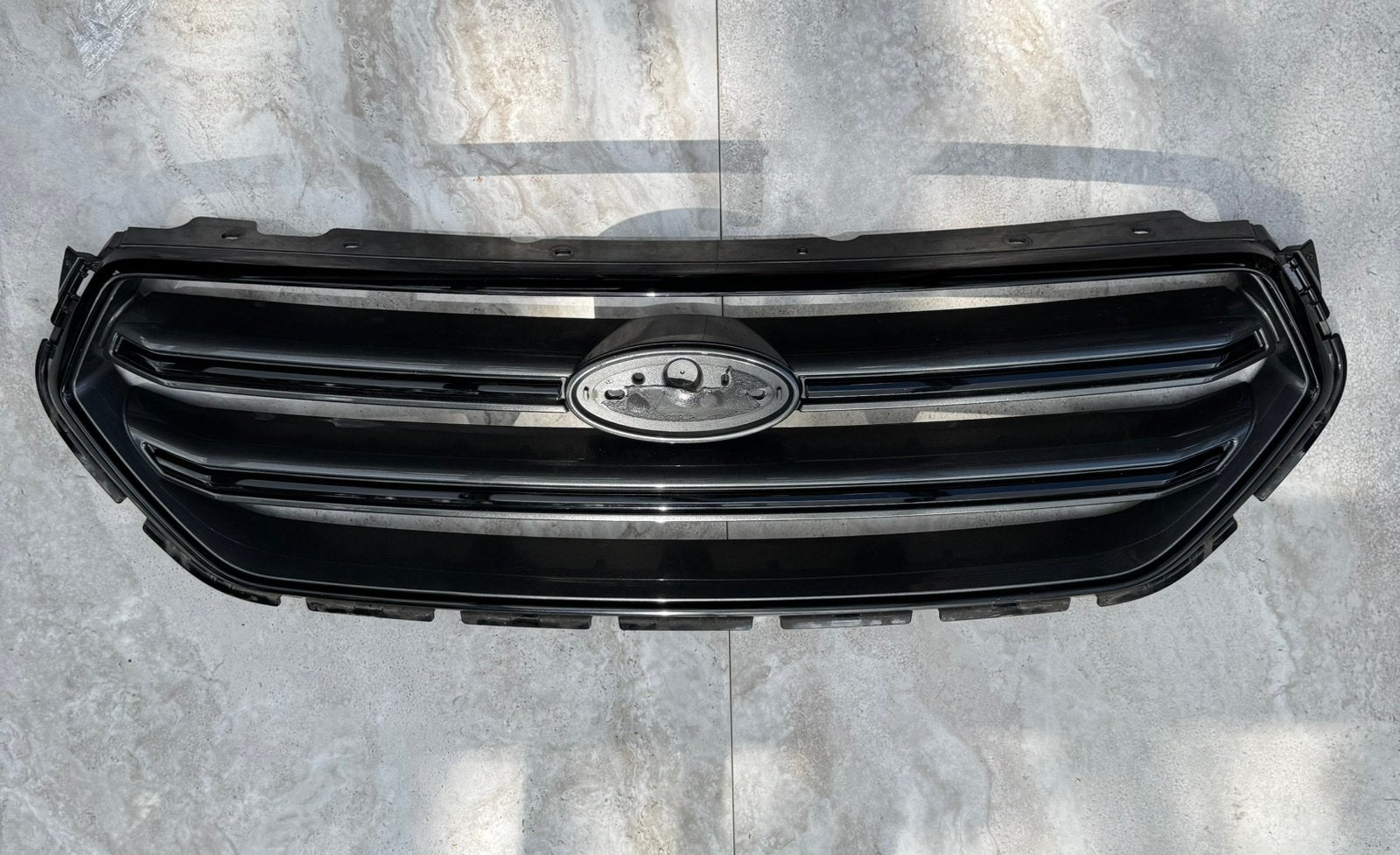 Calandre Ford Kuga II St Line GV44-8200-D, Pare-chocs, Enlèvement, Avant, Ford