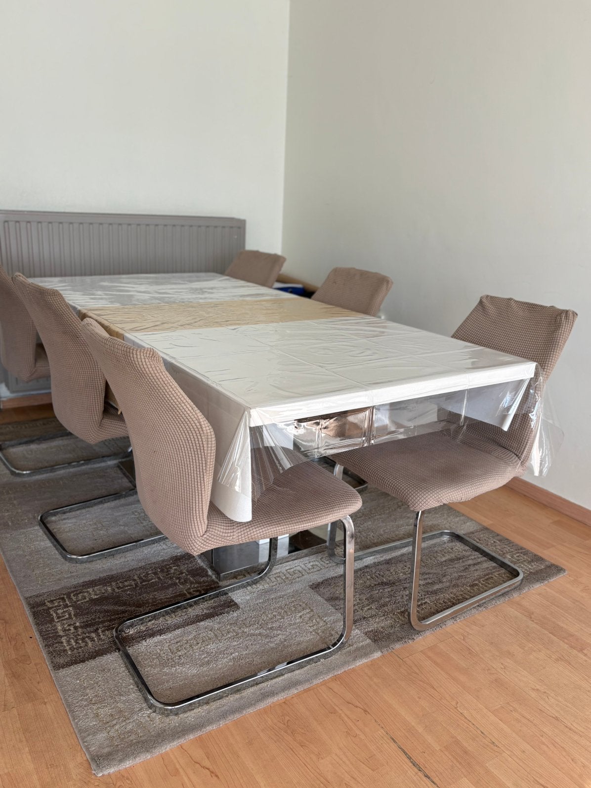 table à manger, Enlèvement