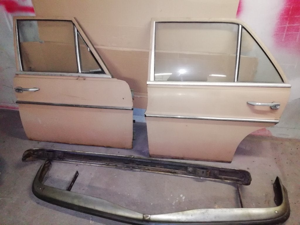 Mercedes deuren van model 200/220/240/ 280., Ophalen, Gebruikt, Mercedes-Benz, Deur