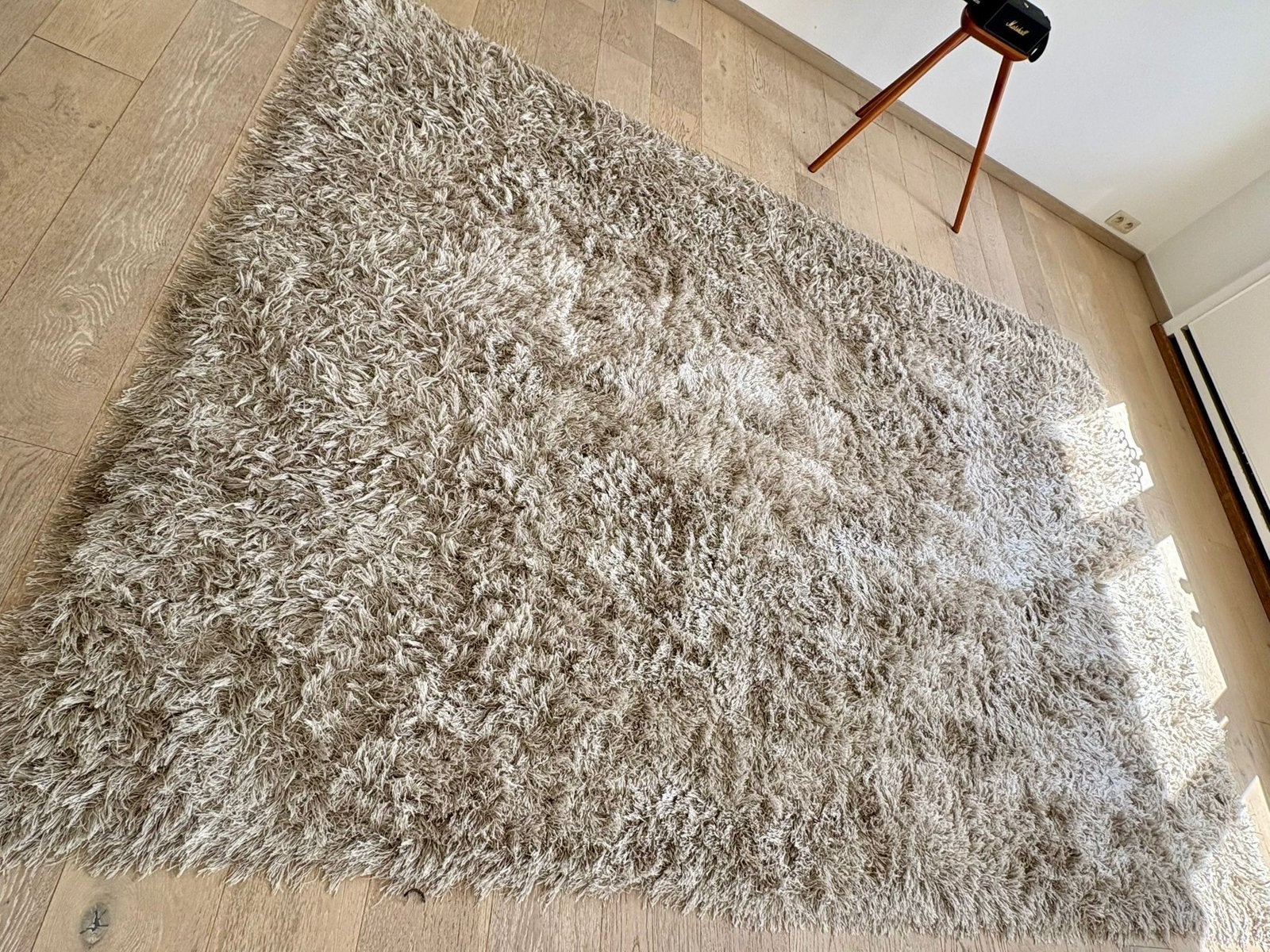 Tapis bonne etat poil long a vendre 20 euro ixelles, Enlèvement, Comme neuf