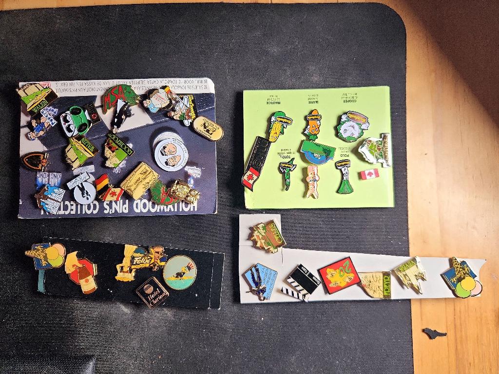 LOT COLLECTION 52 PIN'S VINTAGE - Star Wars (Delhaize), etc, Enlèvement, Comme neuf, Autres sujets/thèmes, Insigne ou Pin's