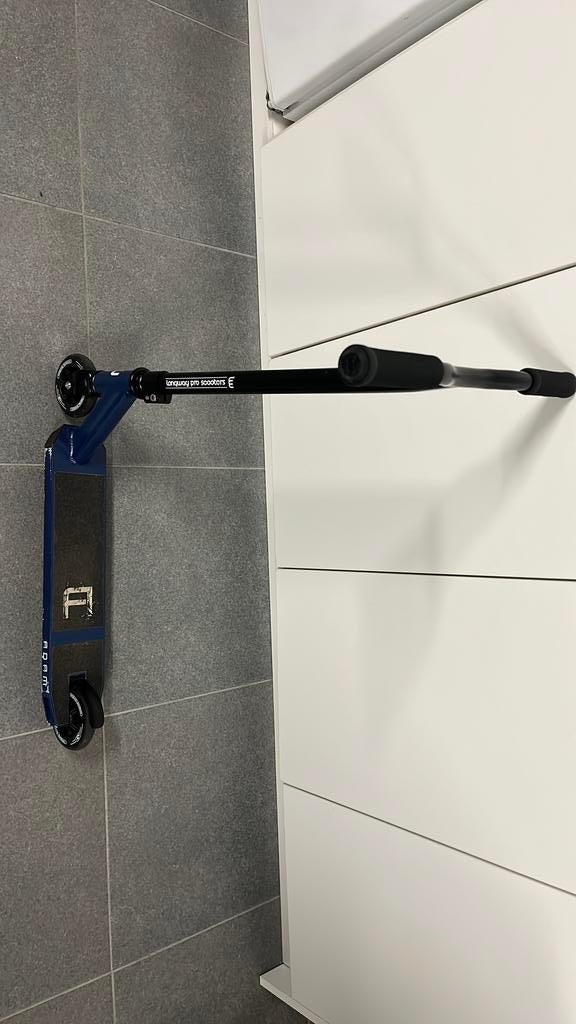 Een stund stem, Fietsen en Brommers, Steps, Ophalen, Zo goed als nieuw