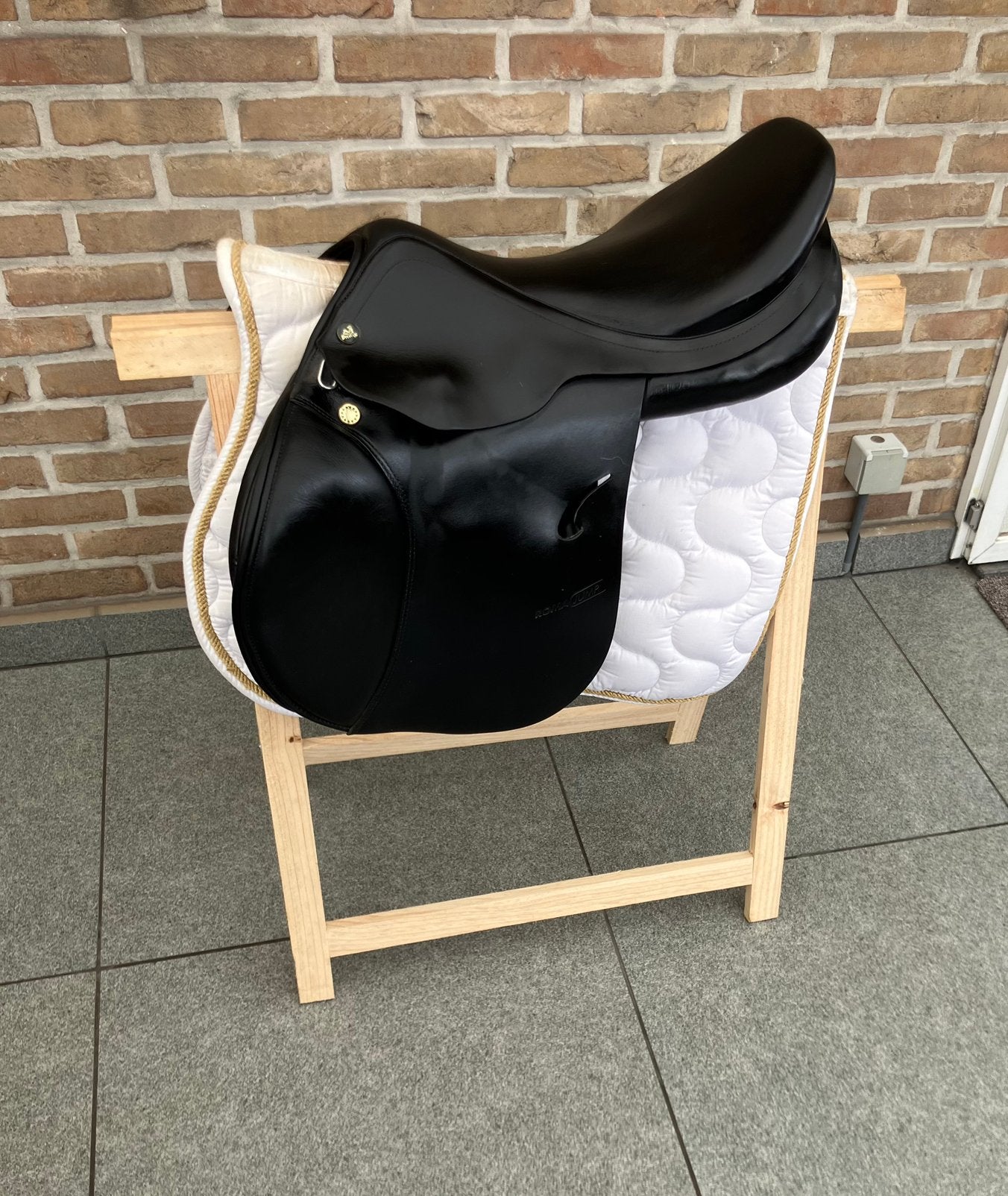 Springzadel Prestige Roma Jump 18 inch + stijgbeugels, Dieren en Toebehoren