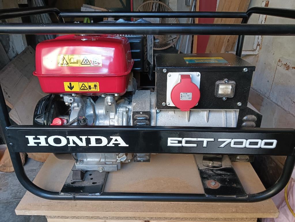 Groupe électrogène, Bricolage & Construction, Enlèvement, Comme neuf, 5 à 10 kVA, Essence
