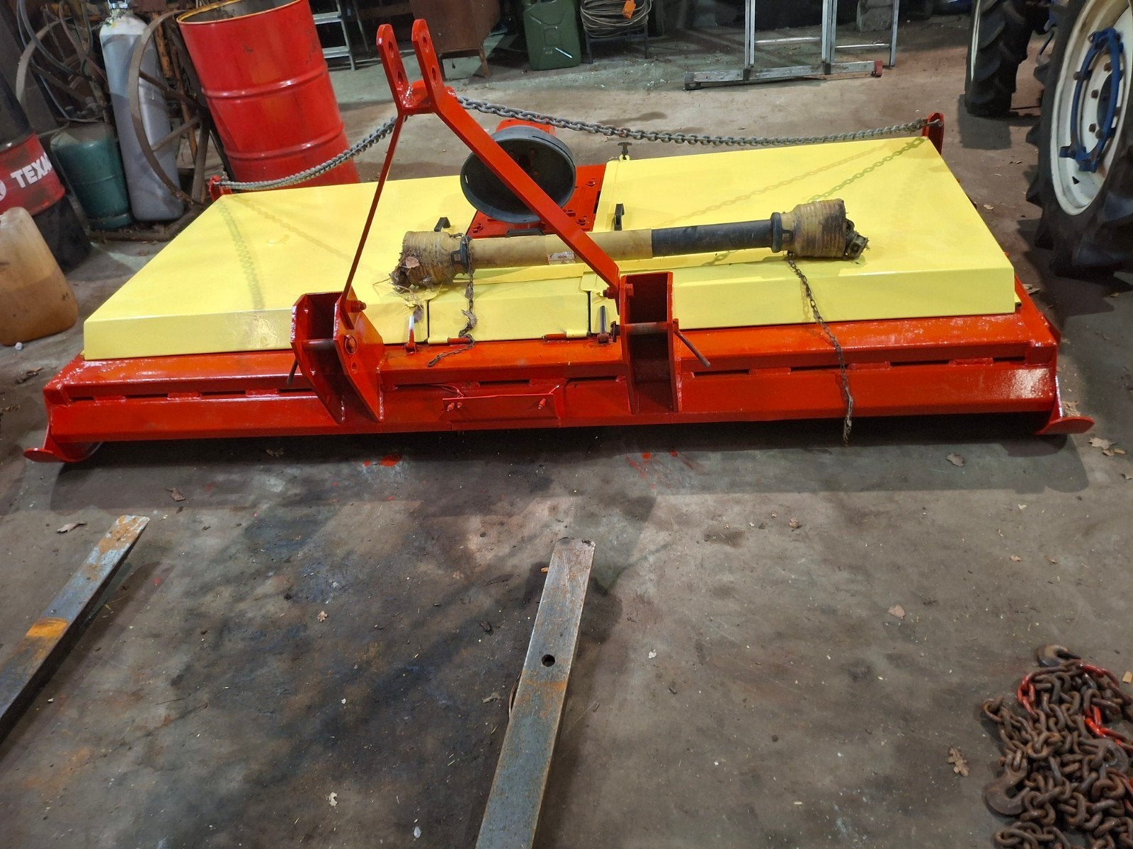 Vicon  mestofstrooier weilandbloder borstelmachine, Ophalen
