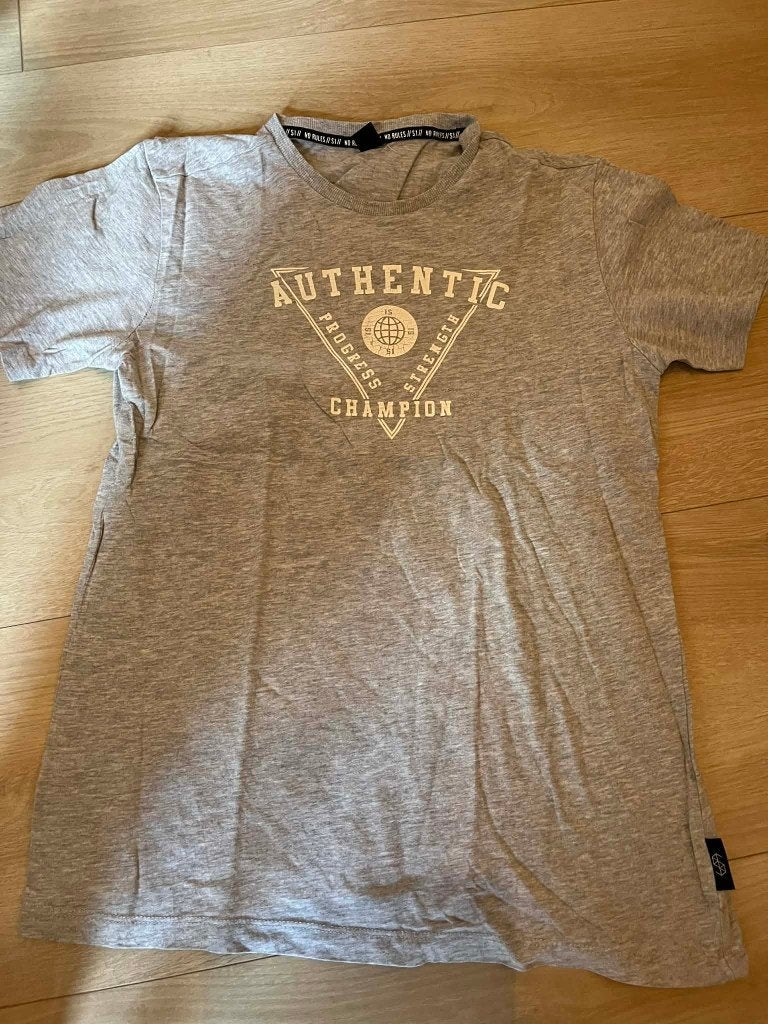 tshirt grijs s one 176, Garçon, Enlèvement ou Envoi, Chemise ou À manches longues, S one