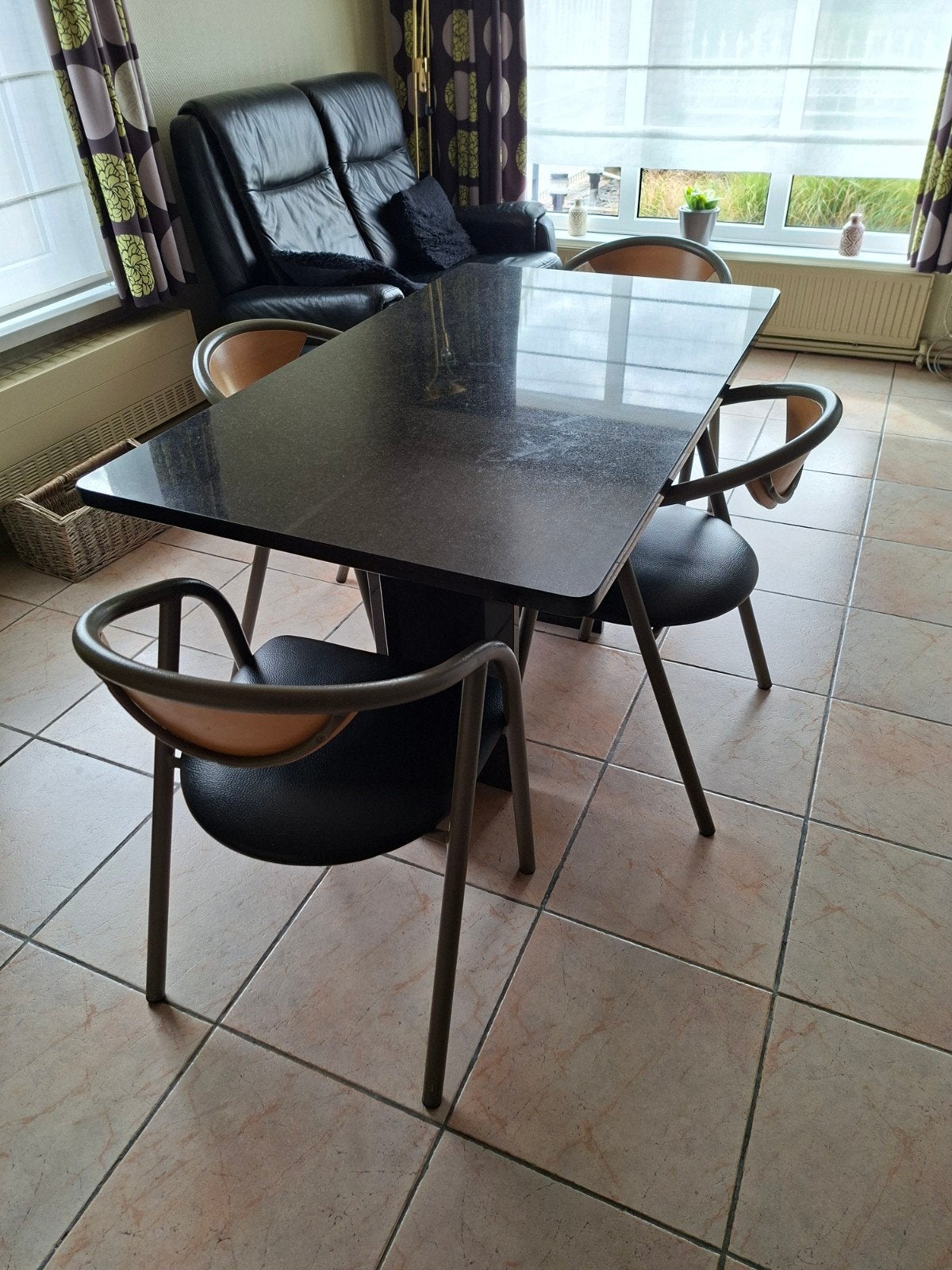 Tafel in geniet, Ophalen