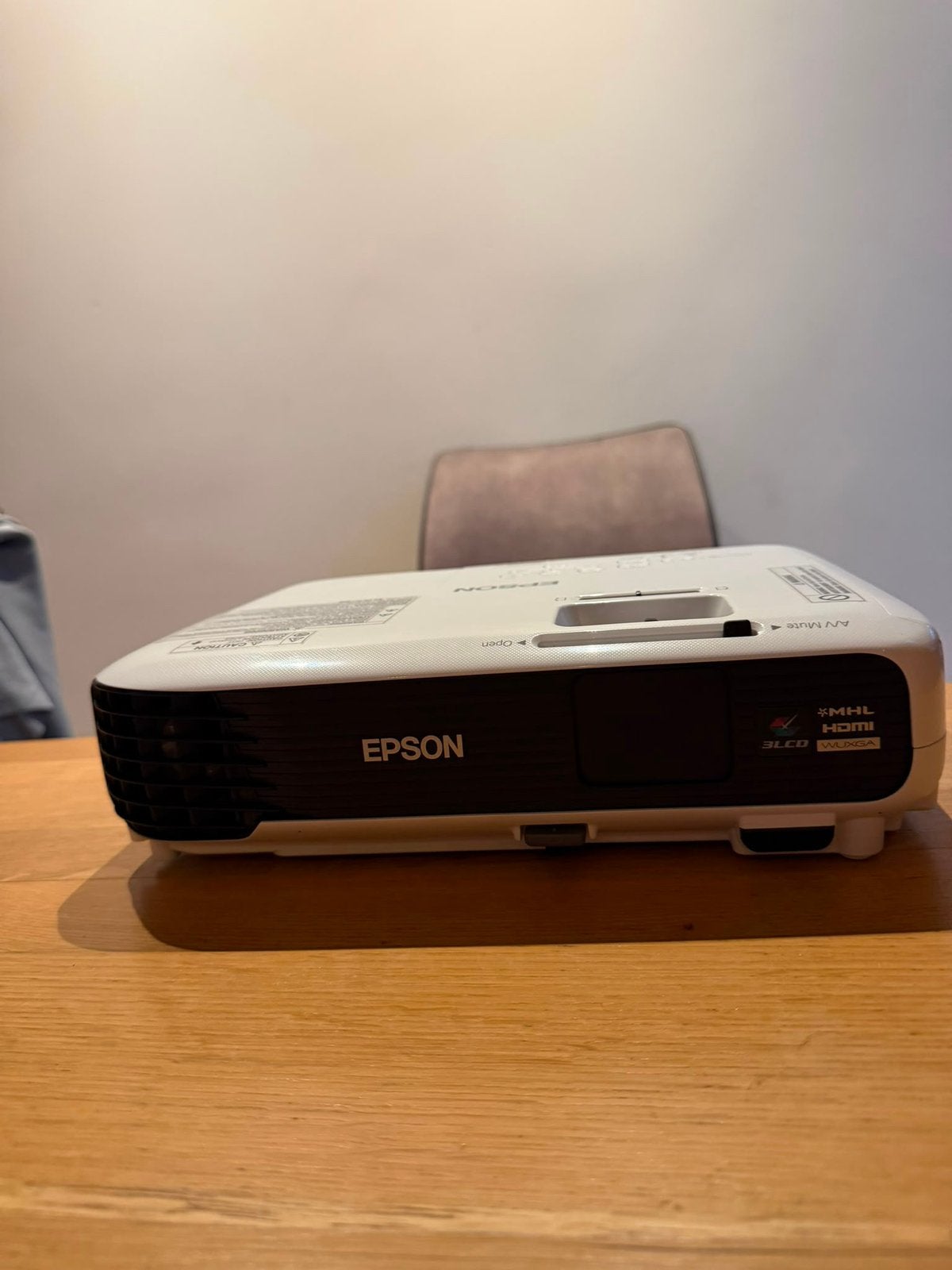 Epson EB-U04 – WUXGA – Seulement 68 heures, TV, Hi-fi & Vidéo, Enlèvement, Comme neuf