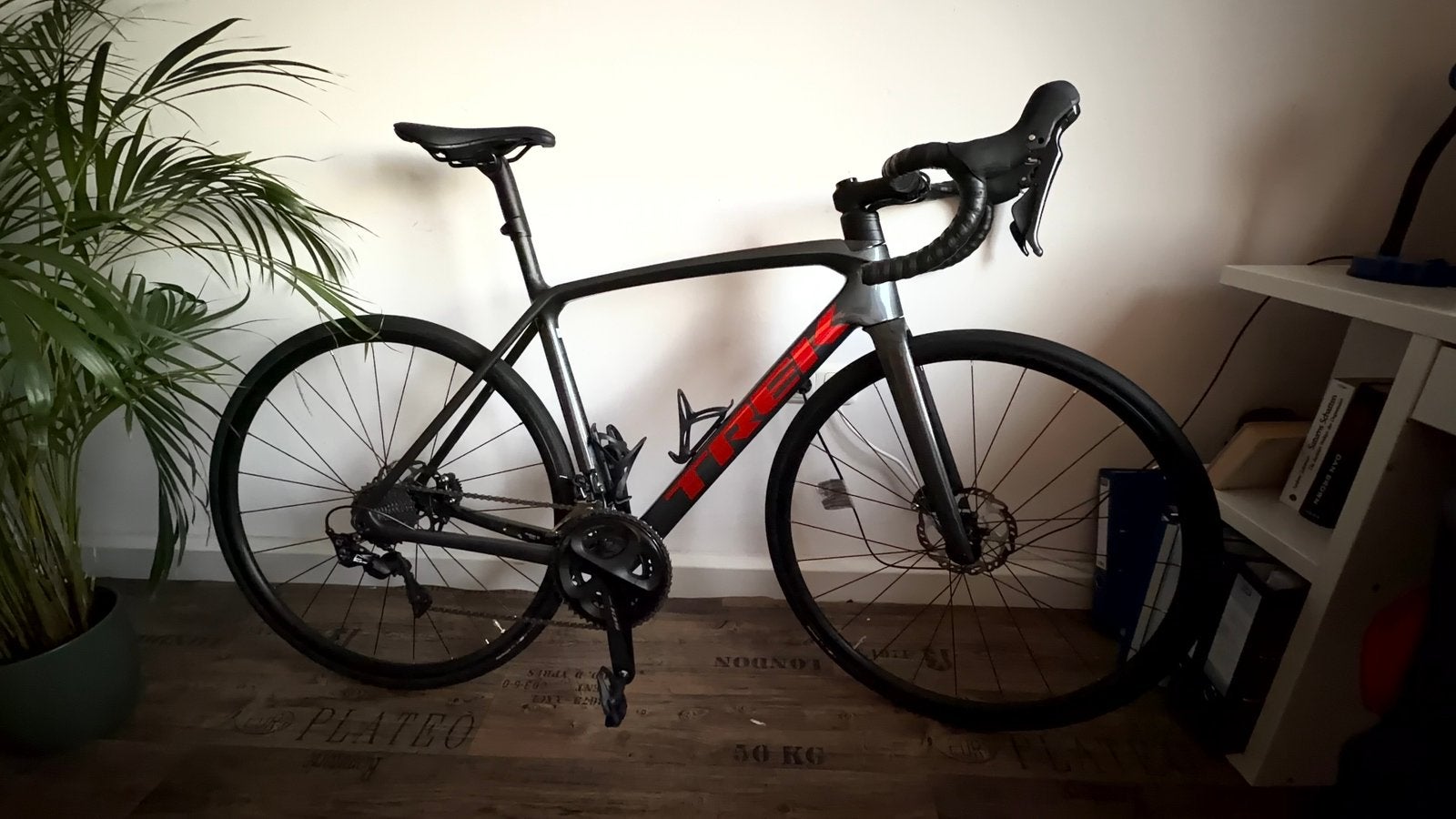 Trek Emonda SL4 Model 2024 racefiets - Zo goed als nieuw, Enlèvement ou Envoi, Comme neuf, Carbone