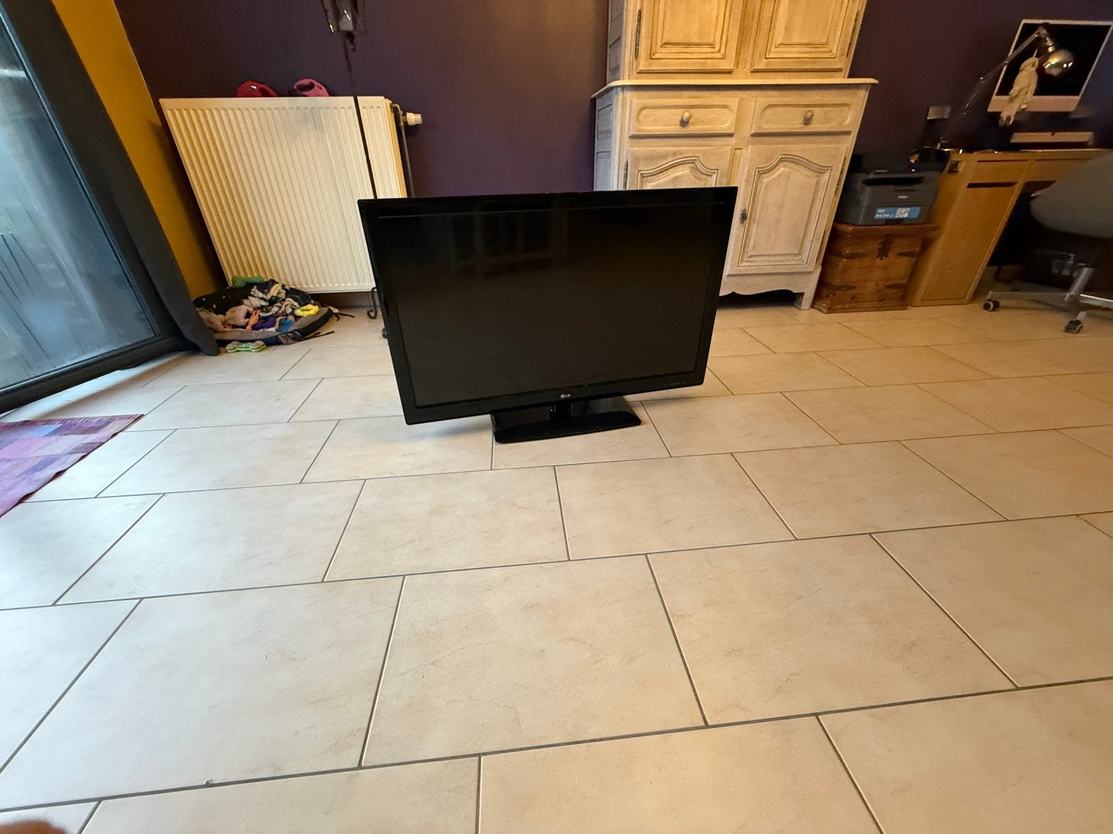 Téléviseur LG, Audio, Tv en Foto, Televisies, Ophalen, 40 tot 60 cm, Full HD (1080p), Gebruikt