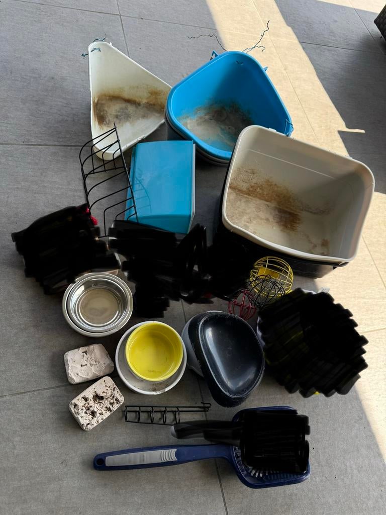 Konijnenspullen/knaagdierspullen: toiletjes, etensbakjes,…, Dieren en Toebehoren, Ophalen, Gebruikt, Voerbakje