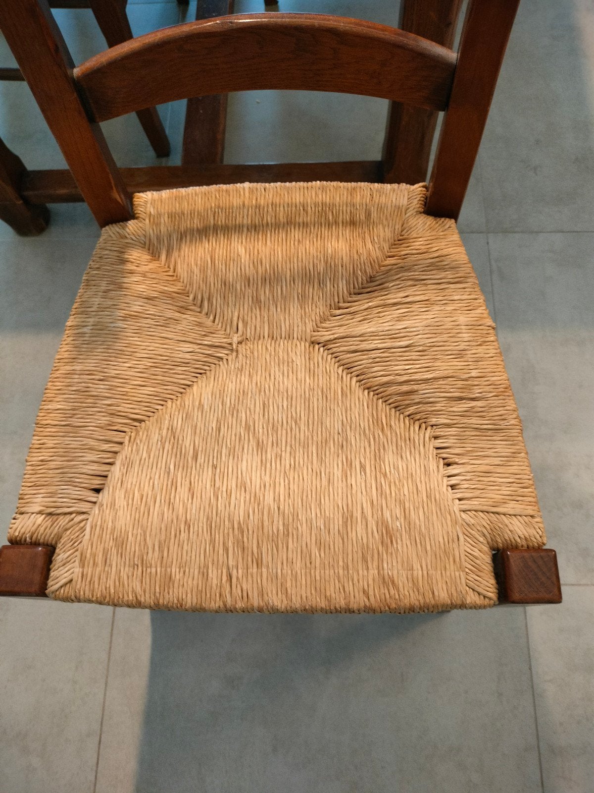 Table à manger robuste en bois avec 6 chaises - style campag, Enlèvement