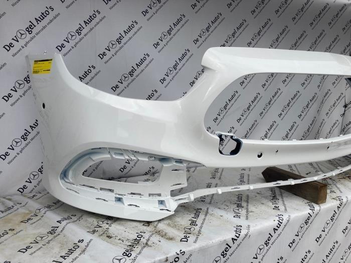 Voorbumper van een Mercedes E-Klasse, Auto-onderdelen, Carrosserie, Bumper, Mercedes-Benz, Gebruikt, 3 maanden garantie, Ophalen of Verzenden