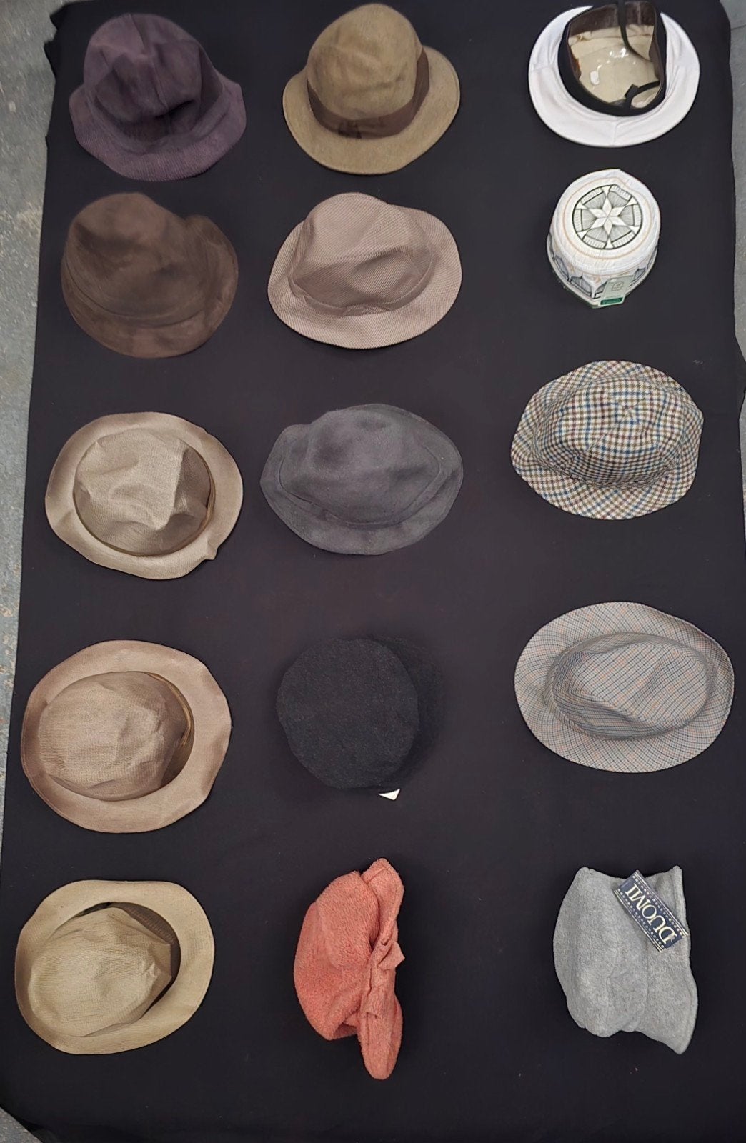 collection variée de chapeaux et de couvre-chefs classiques, Vêtements | Hommes, Chapeaux & Casquettes, Neuf, Chapeau, One size fits all