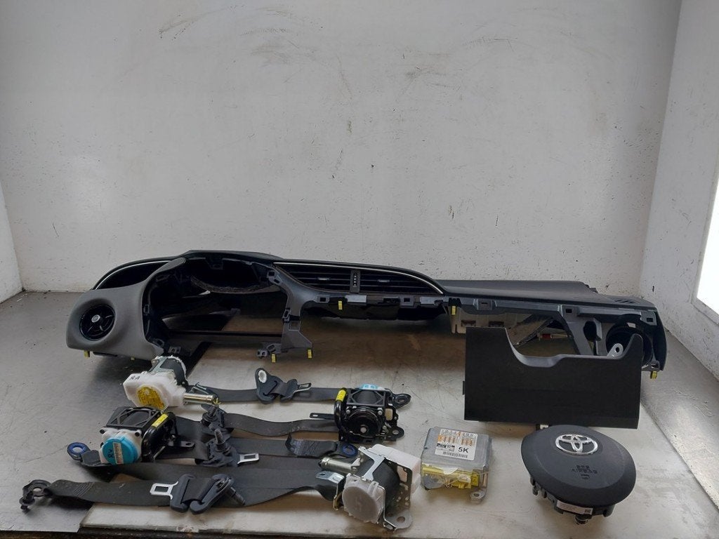 AIRBAG SET + DASHBOARD Toyota Yaris III (P13), Gebruikt, Kundenbetreuung@toyota.de, Toyota, Toyota-Allee 2
50858  Köln, DE