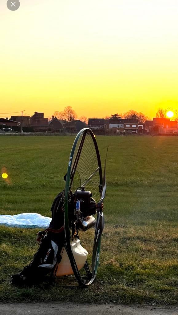 Paramotor power2fly, Sports & Fitness, Vol à voile & Parapente, Enlèvement, Comme neuf, Paramoteur
